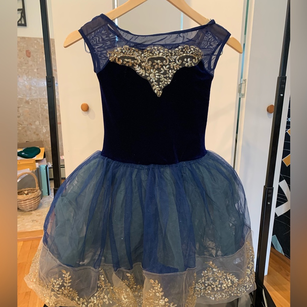 Girls dance costume, Weissman brand size child’s medium